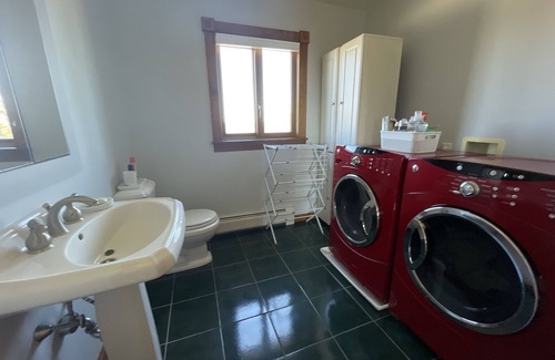 South Addison Cabina | Hillside Lodge with a gorgeous ocean view!!! - 10 min from the beach!