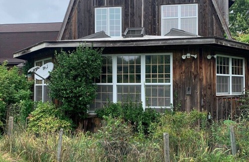 Newfield Casa | Hillside Retreat organic farm on 150 bucolic acres