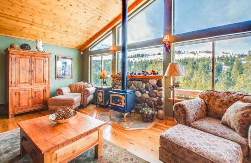 Truckee Casa | Hillside View Home
