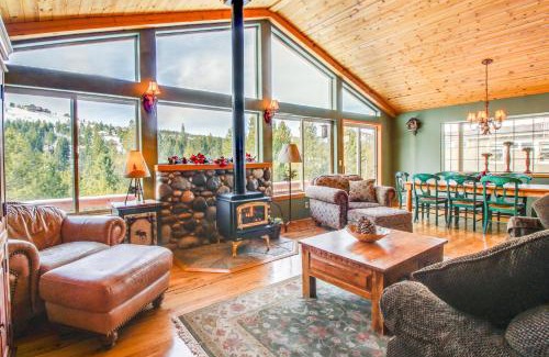 Truckee Casa | Hillside View Home