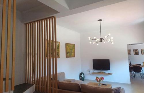 Mbrostar-Urë Casa | Hillside Villa
