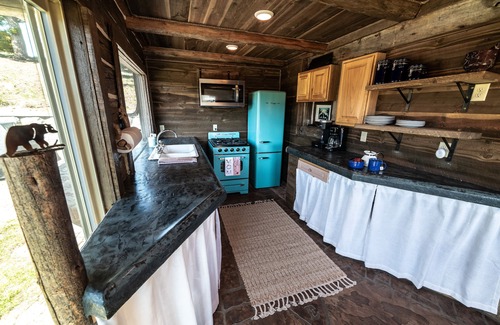 Philipsburg Cabina | Hilltop Cabin with Breathtaking Mountain Scenery