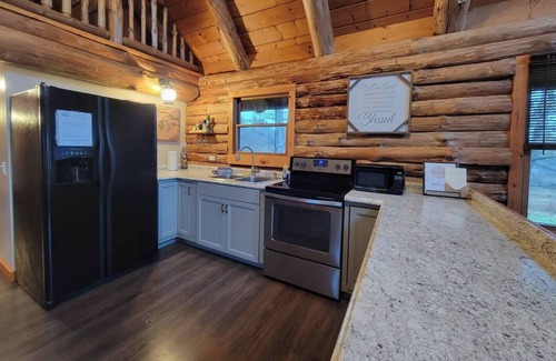 Town of Otto Chalet De Esquí | Hilltop Chalet with an Unforgettable Valley View. 13 minutes from Ellicottville!