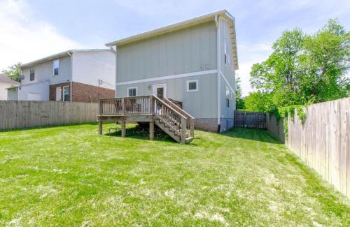 Katie Hill Neighborhood Casa | Hilltop Charmer Super Close To Downtown Three Bedroom