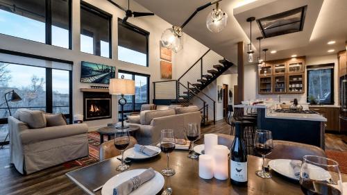 Steamboat Springs Casa | Hilltop Chateau
