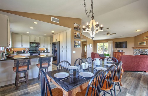 Fallbrook Casa | Hilltop Comforts