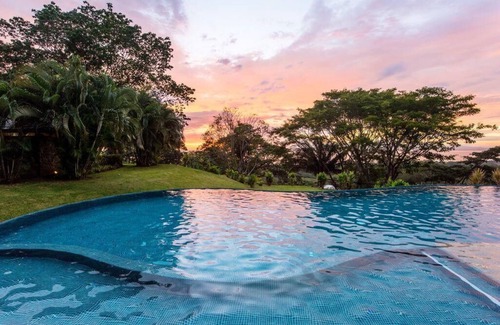 Tárcoles Condominio | Hilltop condo with beautiful ocean view!