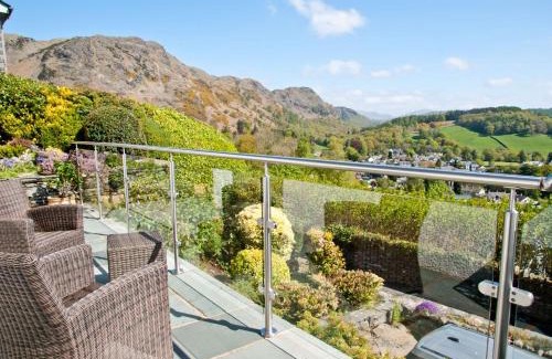 Coniston Casa | Hilltop, Coniston spacious bungalow with incredible views