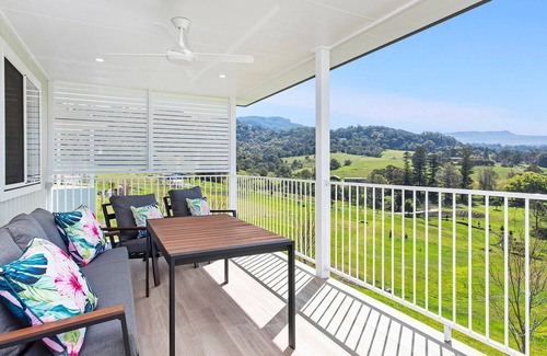 Broughton Village Cabina | Hilltop Cottage - Beautiful cabins with views of the valley