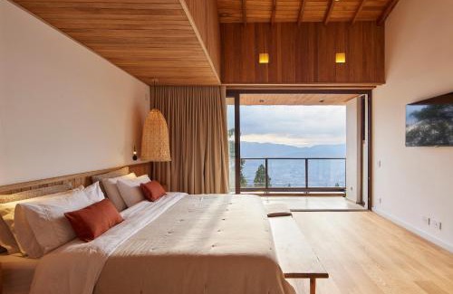 Medellin Villa | Hilltop Enchanting Villa with Stunning Views & Jacuzzi
