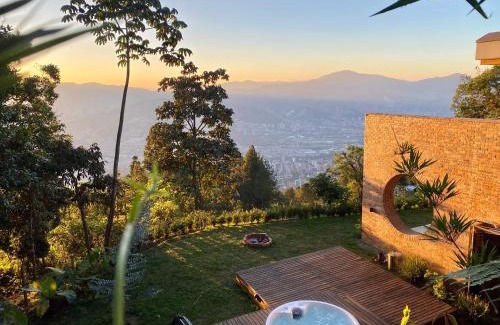 Medellin Villa | Hilltop Enchanting Villa with Stunning Views & Jacuzzi