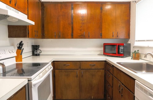 Tri-Cities Apartamento | Hilltop Haven 2/1 #3507D