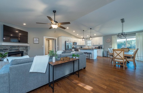 Weaverville Casa | Hilltop Haven - Game room - Fireplace - 15 To Downtown Asheville
