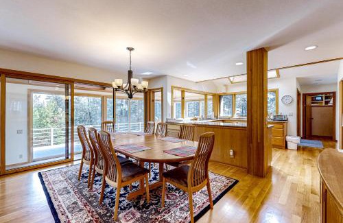 Black Butte Ranch Casa | Hilltop Haven