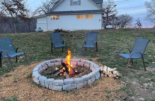 McCaysville Casa | Hilltop Haven w/Creek&Waterfall Dntwn McCaysville