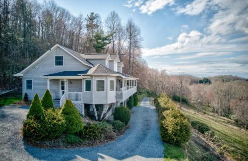 Boone Casa | Hilltop Hideaway