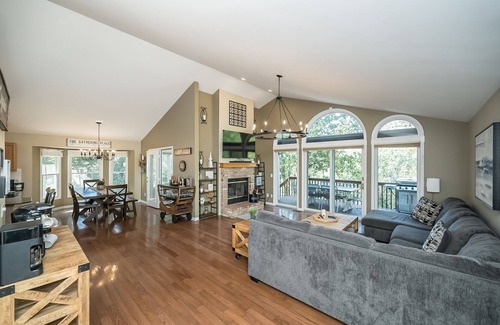 Innsbrook Casa | Hilltop Hideaway with Lake Front Access
