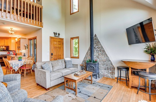 Dahlonega Casa | ¡NUEVO! Hilltop Home w / Panoramic Forest + Mtn Vistas!