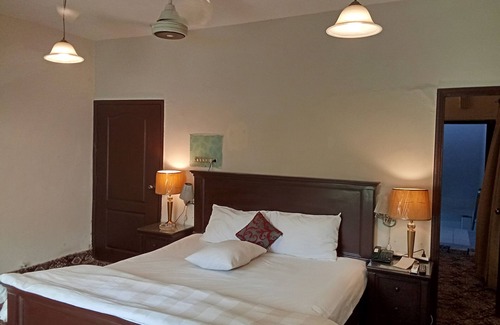 Karachi Hotel | HILLTOP HOTEL Karachi With Nearly All Four Star Facilities