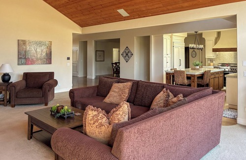 Corral de Tierra Casa | Hilltop House with beautiful views and lots to offer.