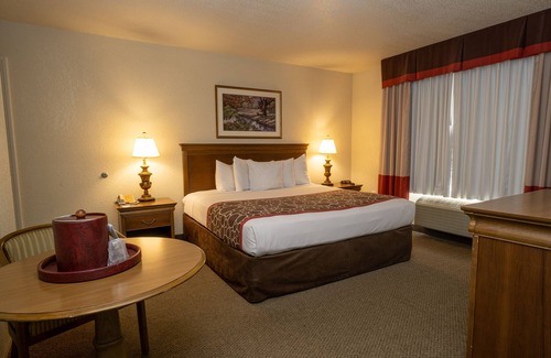 North Stonington Hotel | Hilltop Inn and Suites, near Foxwoods Casino