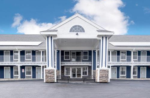 North Stonington Hotel | Hilltop Inn & Suites, near Foxwoods Casino