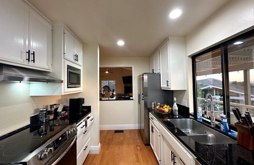 Fallbrook Casa | Hilltop Penthouse Cottage with Sweeping Views