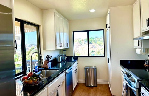 Fallbrook Casa | Hilltop Penthouse Cottage with Sweeping Views