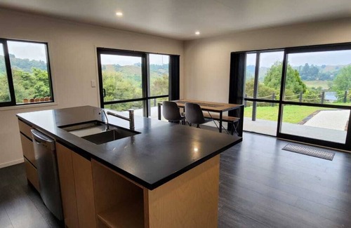 Taumarunui Casa | Hilltop retreat overlooking the Old Forgotten Highway in adventure playground