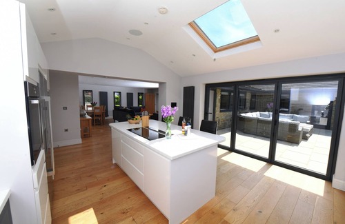 Harrogate Casa | Hilltop Retreat: Panoramic Views, Sunsets, Seclusion, Hot Tub, Fire Pit