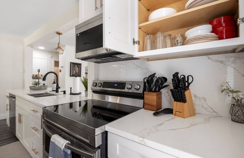 Euless Casa | Hilltop Texan- Texas Farmhouse Cottage in the heart of DFW