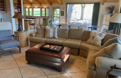 Geyserville Casa | Hilltop views, 30 private acres, expansive swimming pool