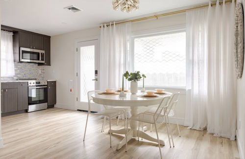 Wood-Ridge Apartamento | Hilltop Views + Fireplace + Patio + Yard - 25 min drive to NYC!
