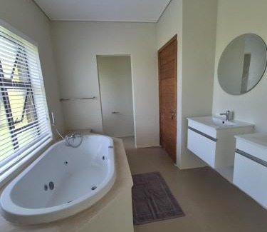West Bank Casa | HilltopHaven