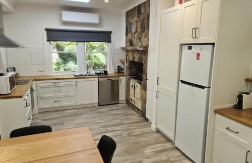 Bright Casa | Hillview on Delany