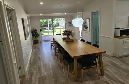 Bright Casa | Hillview on Delany