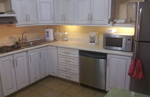 Port of Spain Apartamento | Hillview Sanctuary | Birdsong Pool Wellness Sunset