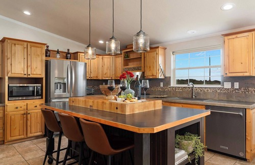 Fredericksburg Casa | Hilmy Haus, Hot Tub, Pet friendly, Fire Pit!