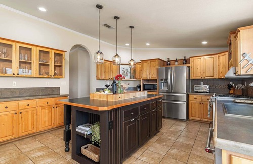Fredericksburg Casa | Hilmy Haus, Hot Tub, Pet friendly, Fire Pit!