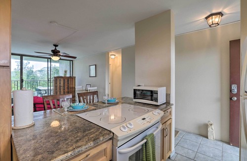 Hilo Apartamento | Hilo Condo w/ Pool Steps From Carlsmith Beach Park