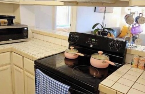 Hilo Condominio | Hilo Lagoon 2 BD Condo-A/C, Pool