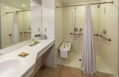 Downtown Cincinnati Hotel | Hilton Cincinnati Netherland Plaza