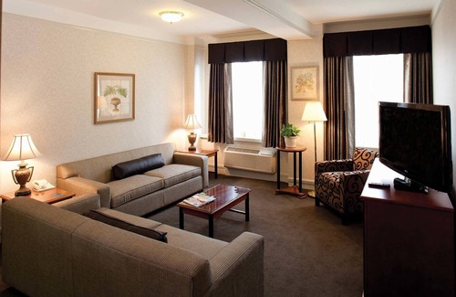 Downtown Cincinnati Hotel | Hilton Cincinnati Netherland Plaza