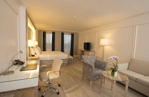 Barrio Kennedy Hotel | Hilton Colon Guayaquil