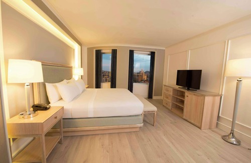 Barrio Kennedy Hotel | Hilton Colon Guayaquil