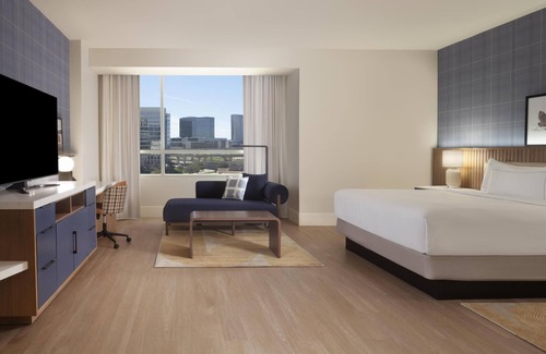 Plano Hotel | Hilton Dallas/Plano Granite Park