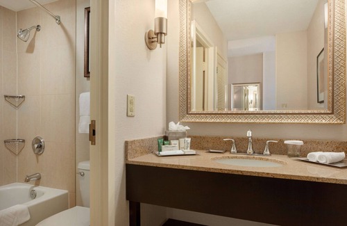 West Central Hotel | Hilton Fort Wayne at the Grand Wayne Convention Center