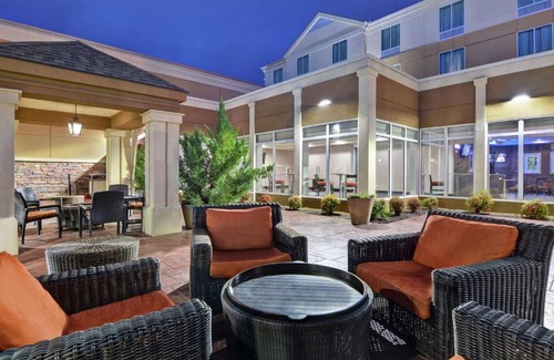 Fayetteville Hotel | Hilton Garden Inn and Fayetteville Convention Center