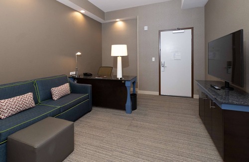 Montopolis Hotel | Hilton Garden Inn Austin Airport