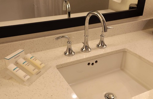 Montopolis Hotel | Hilton Garden Inn Austin Airport
